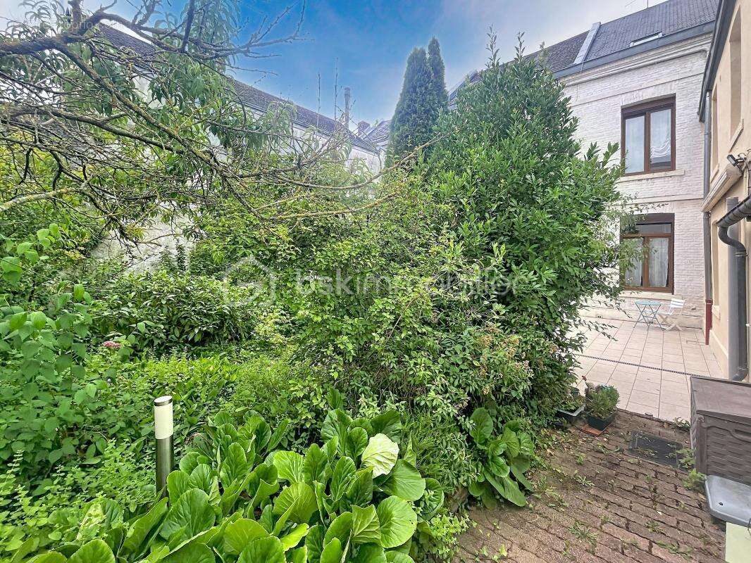 En exclusivite, maison avec garage et jardin - photo 16