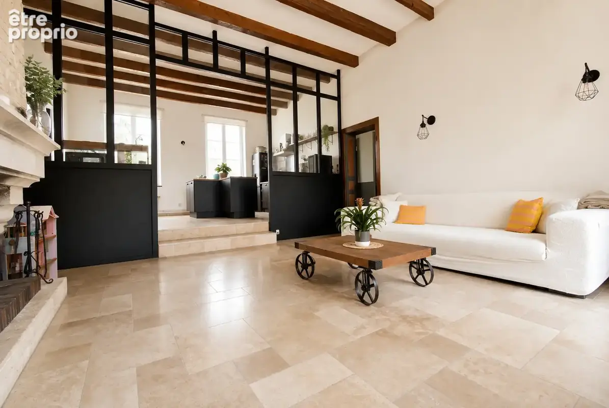 Maison avec terrasse et jardin. - photo 12