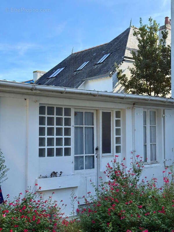 Demeure bourgeoise de caractere avec dependances et magnifique jardin - photo 4