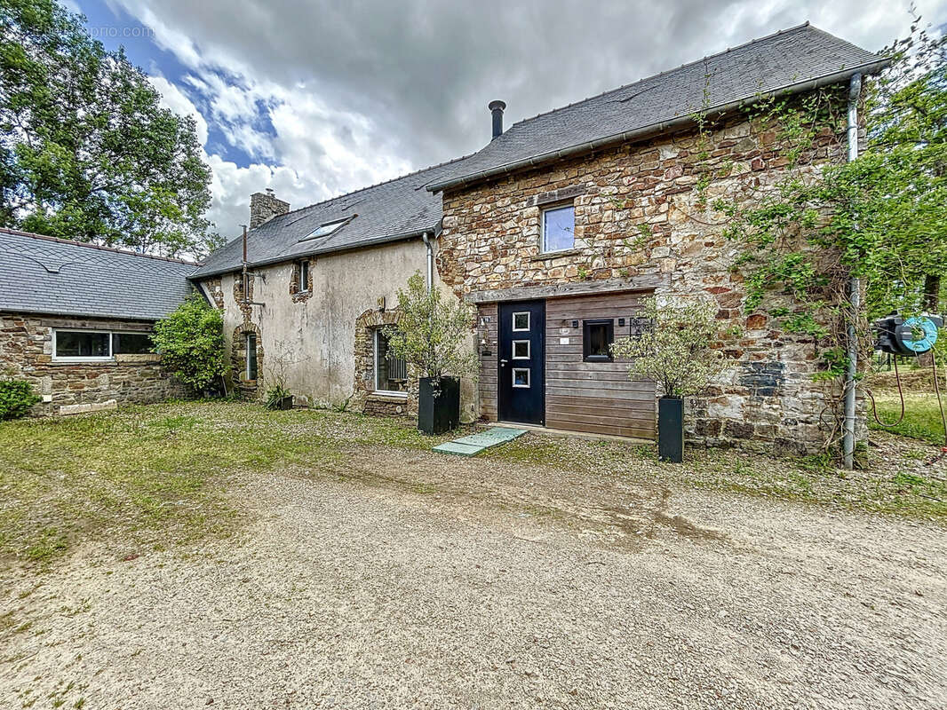 Maison à SAINT-MAURICE-EN-COTENTIN
