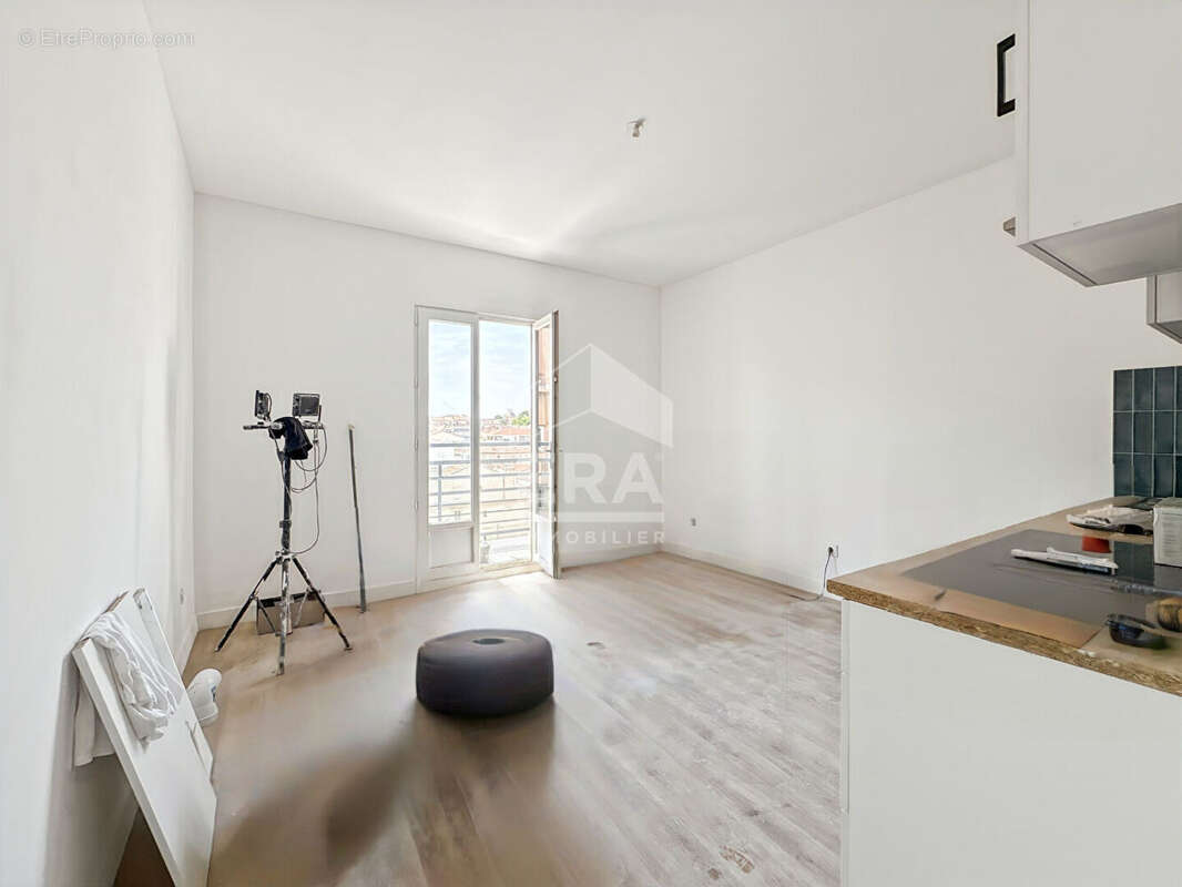 Appartement à MARSEILLE-4E
