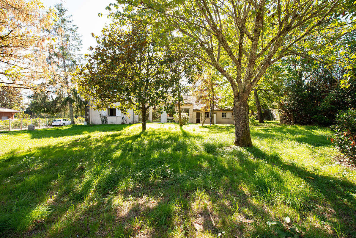 Maison à FARGUES-SAINT-HILAIRE