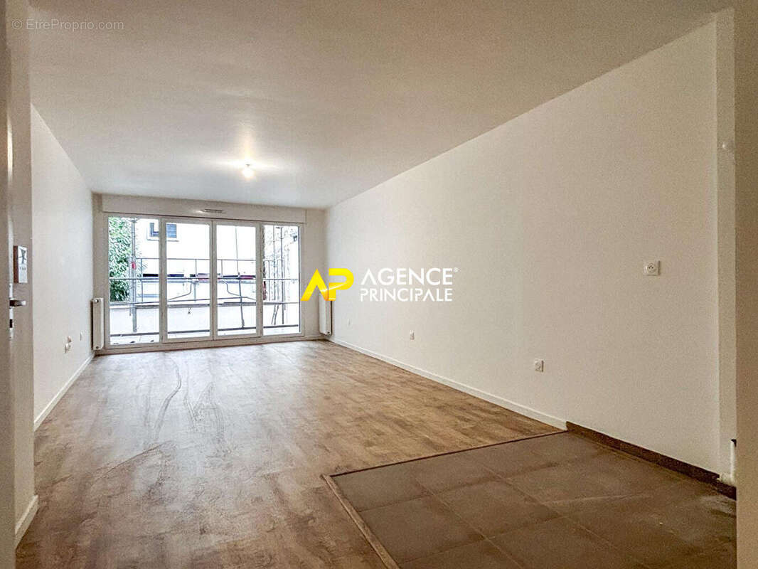 Appartement à SARTROUVILLE