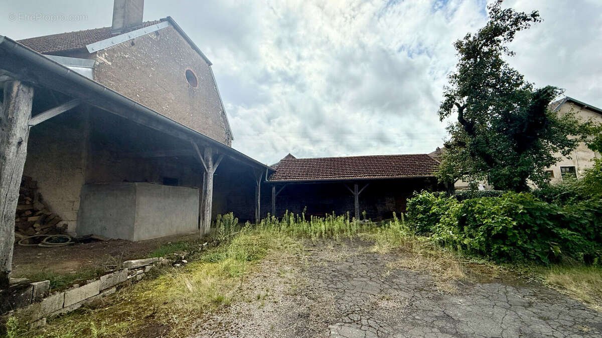 Maison à CHAUMERCENNE