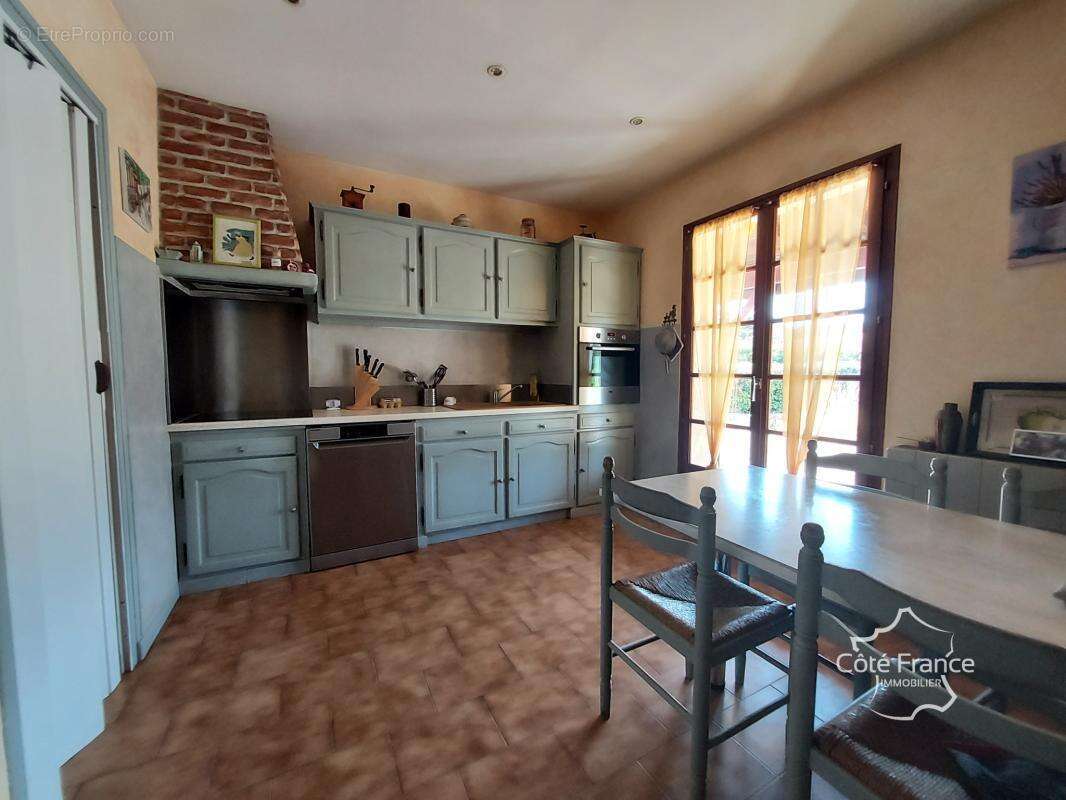 Maison 4 chambres et piscine sur grand terrain constructible - photo 9