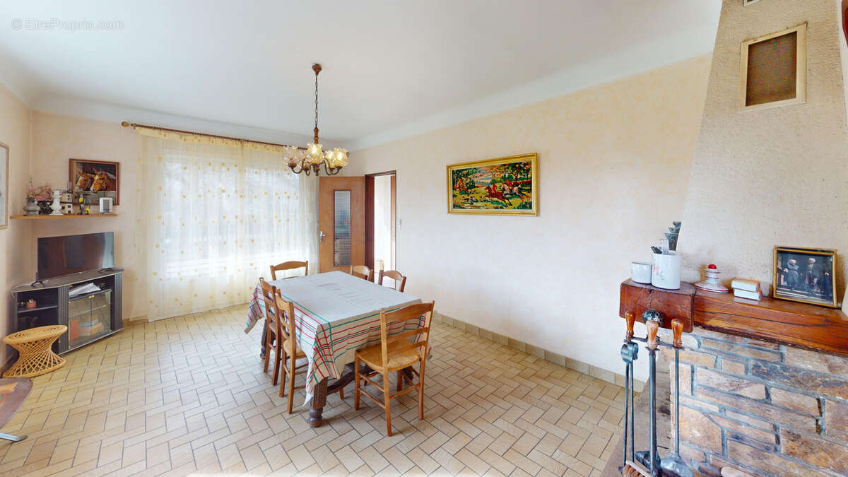 Maison à LUC-LA-PRIMAUBE