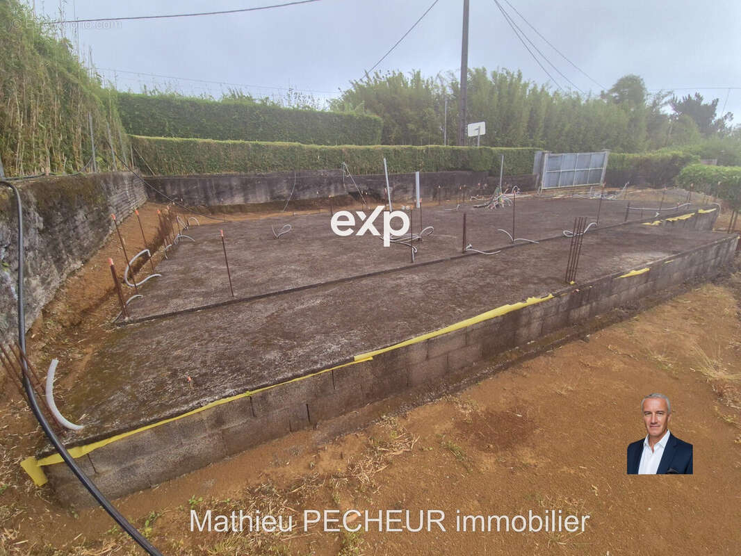 Terrain 353 m² à Saint-Denis  - photo 4