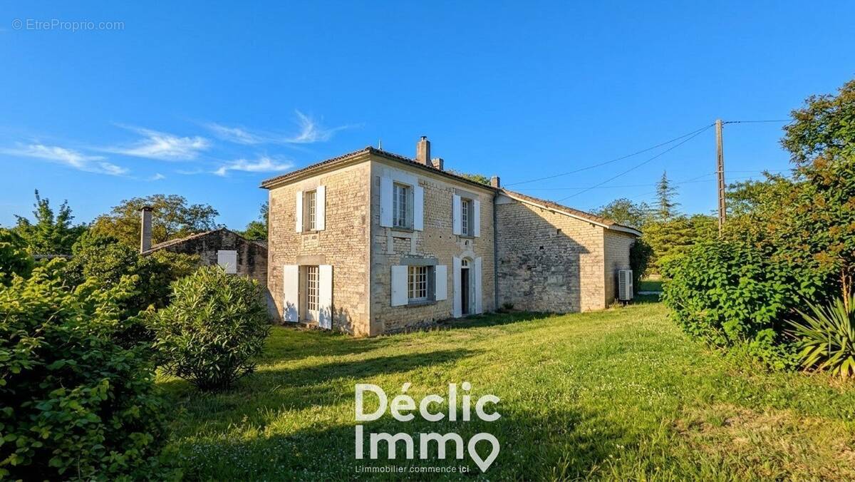 Maison à CHAMPNIERS