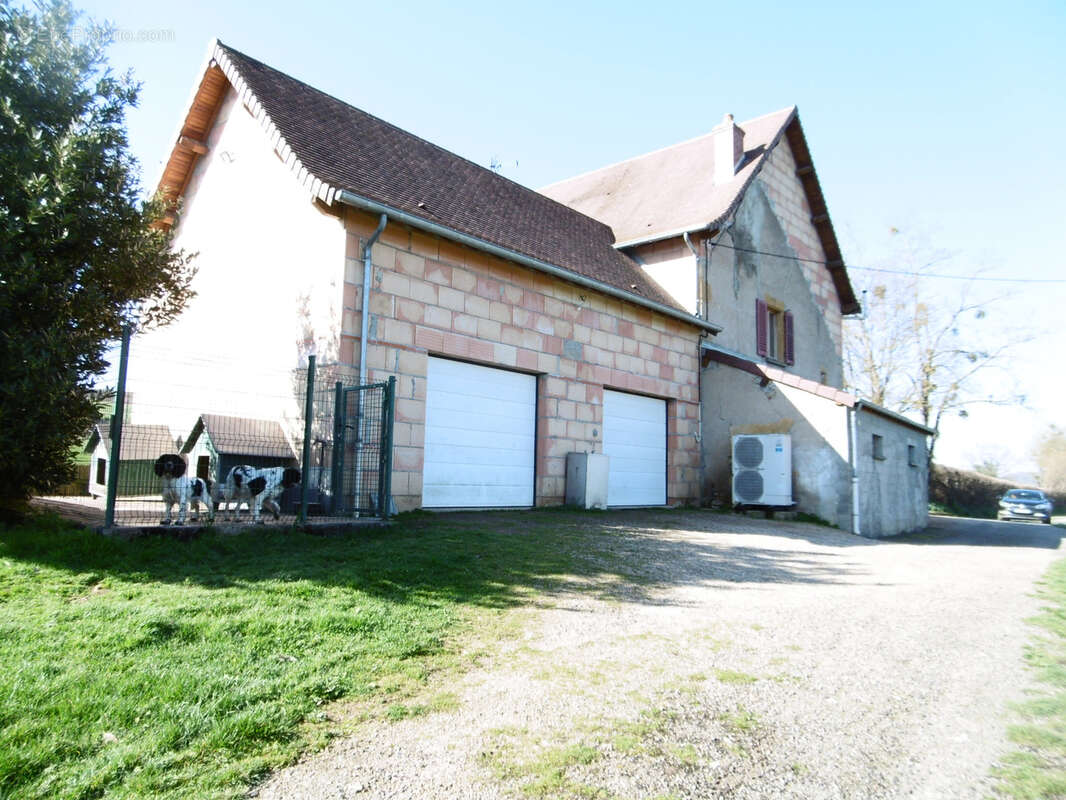Maison à SAINT-DIDIER-EN-BRIONNAIS