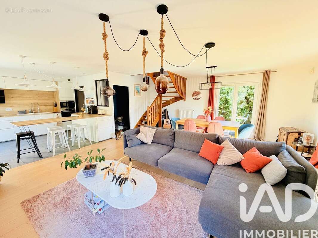 Maison 109 m² à Bouloc  - photo 3