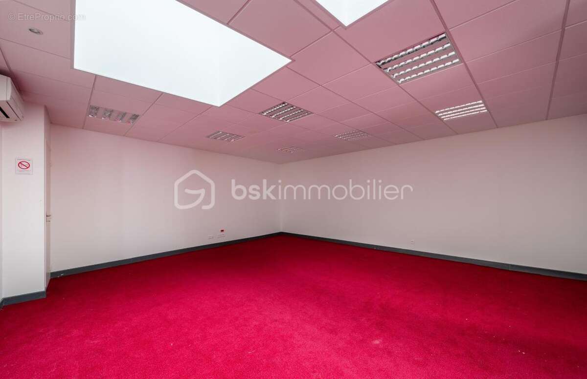 À Vendre – Local commercial / bureaux – 200 m² – Hyper-centre Châteauroux - photo 8