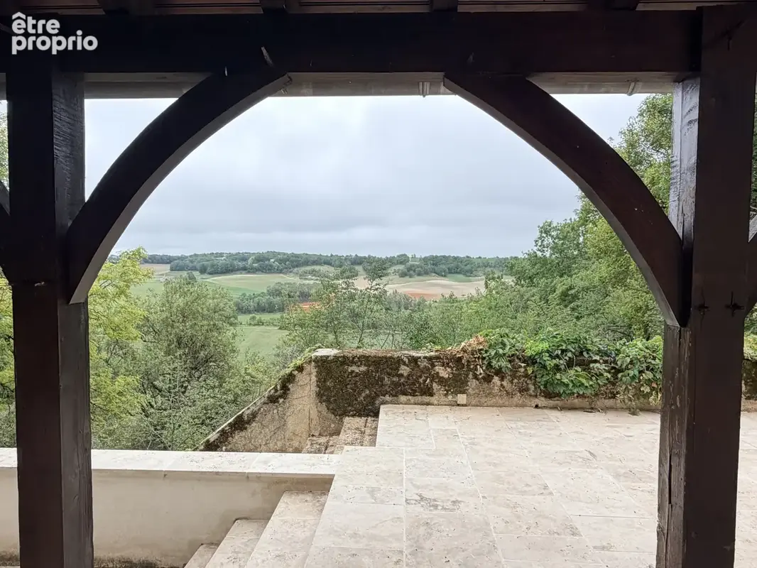 Maison en pierre avec point de vue dominant - photo 2