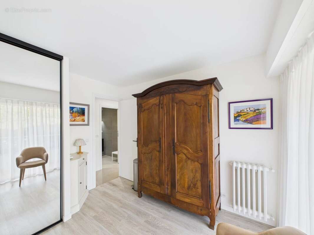 Appartement à VALLAURIS