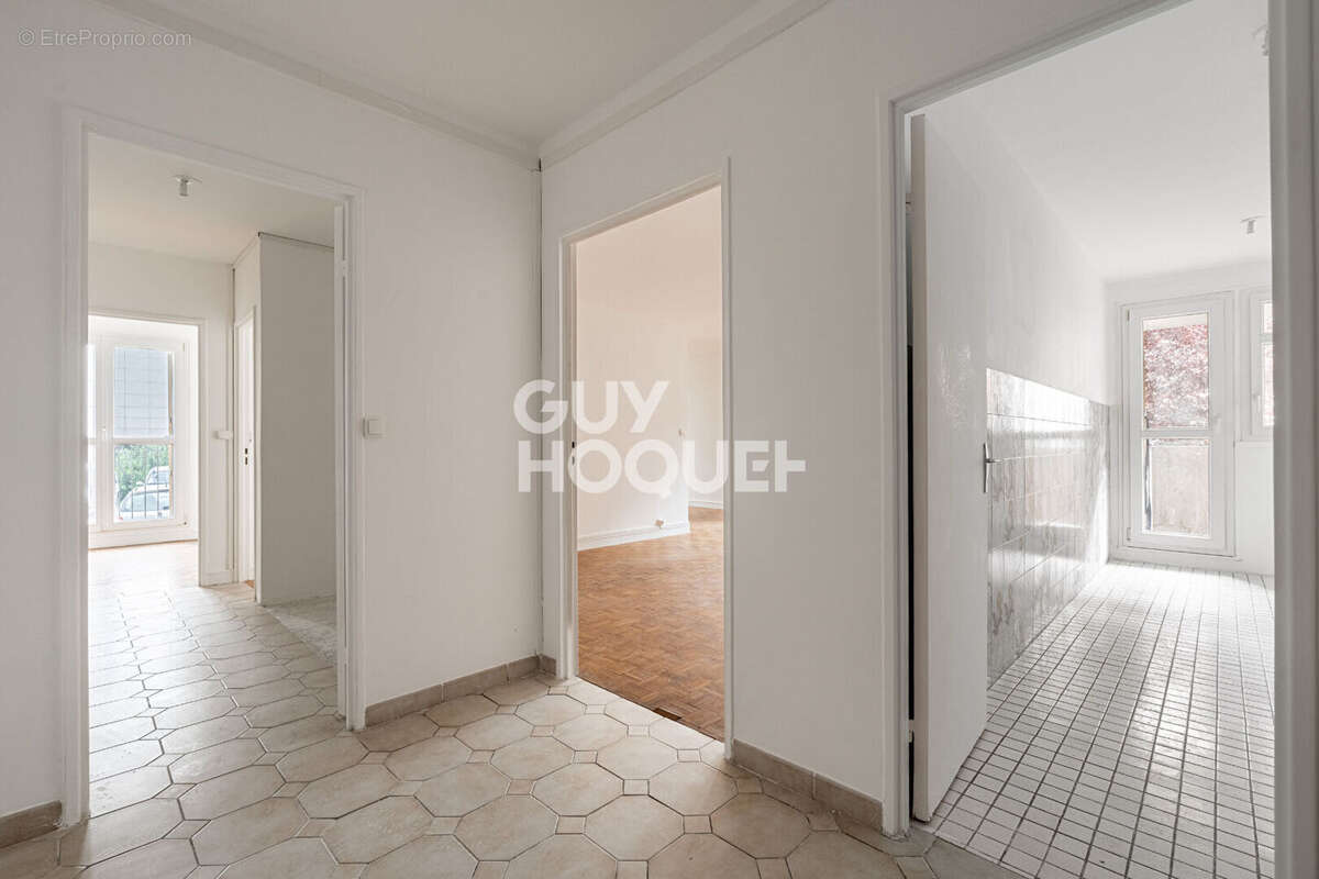 Appartement à VILLENEUVE-LA-GARENNE