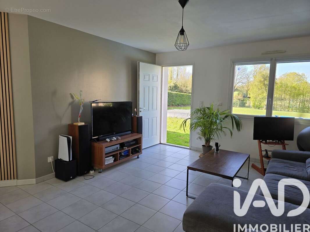 Photo 8 - Maison à ISSE