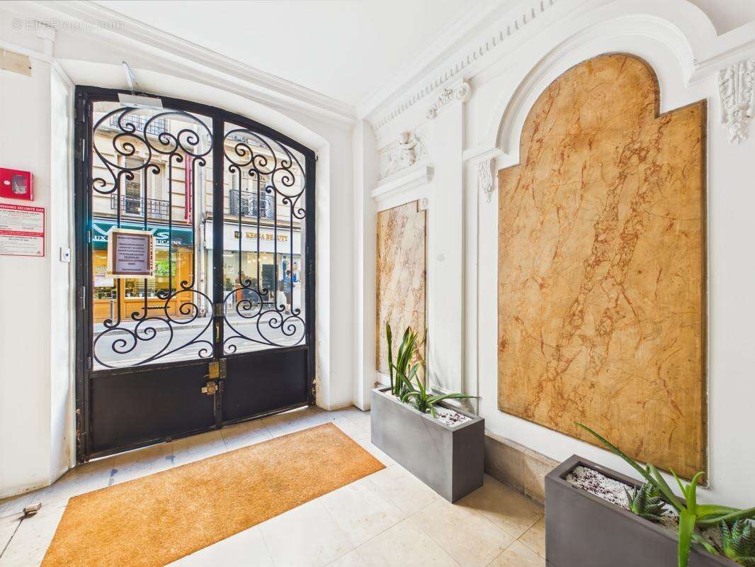 Appartement à PARIS-14E