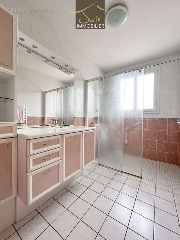 Maison à LA CHAPELLE-SAINT-LAURENT