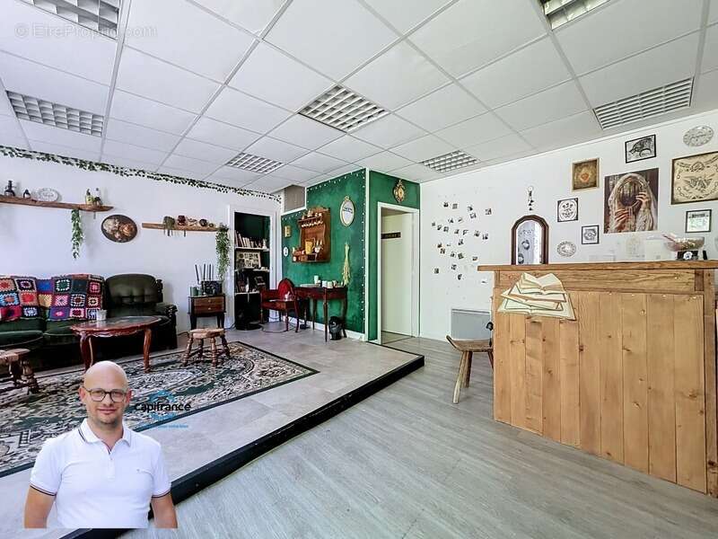Immeuble de rapport en hyper-centre d'Aoste (38490) – Local commercial loué + T3 libre + Combles aménageables - photo 12