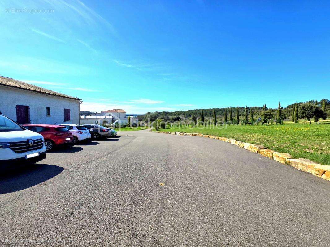 Mondragon / 2 villas / 390 m² habitable / piscine / terrain 7 500 m² - photo 8