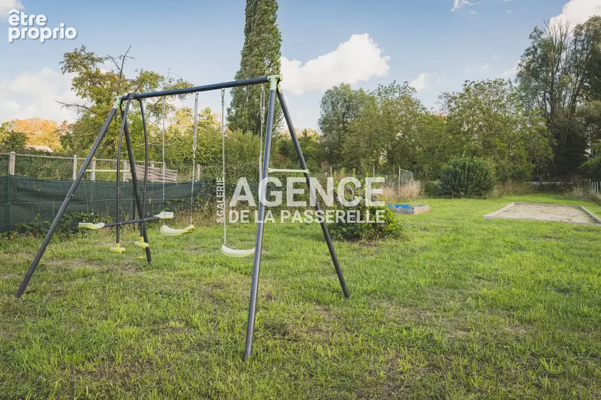 Maison rénovée de 118m2, 4 chambres, jardin et piscine. - photo 51