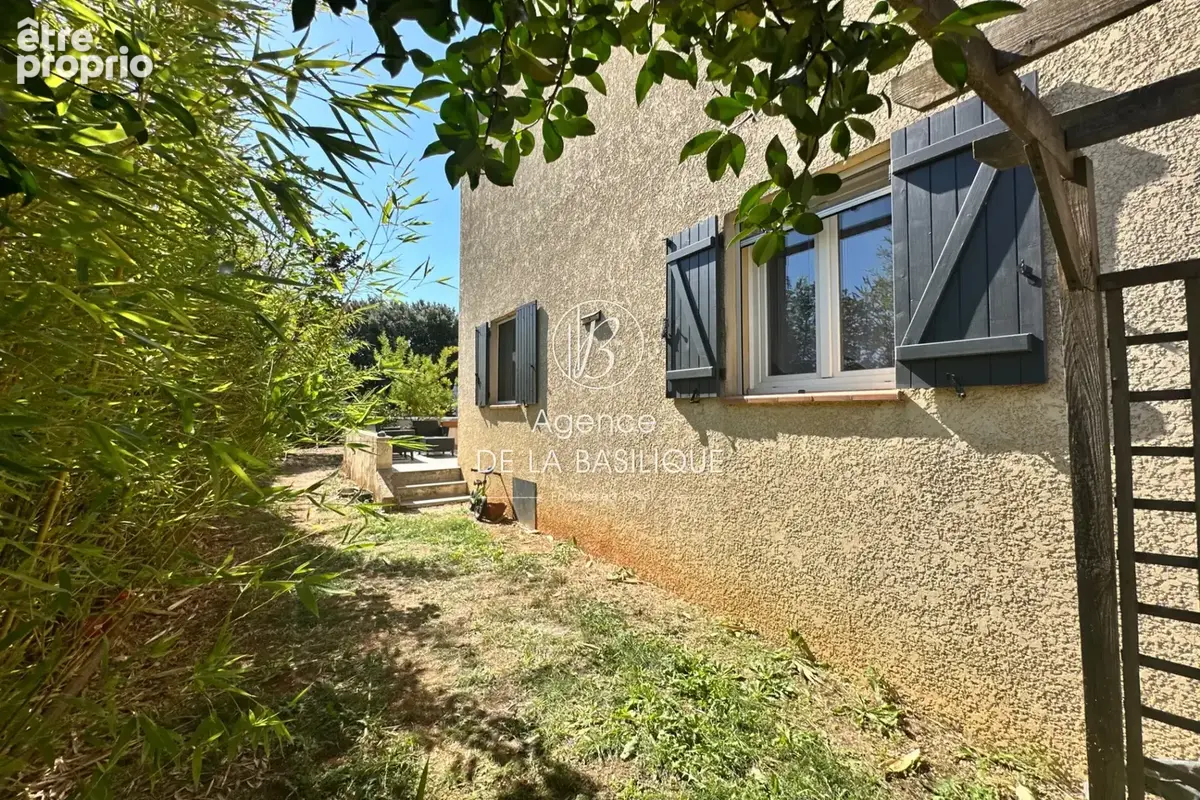 Maison 6 pièces 121 m² à vendre à Saint-Maximin-La-Sainte-Baume (83470) - photo 6