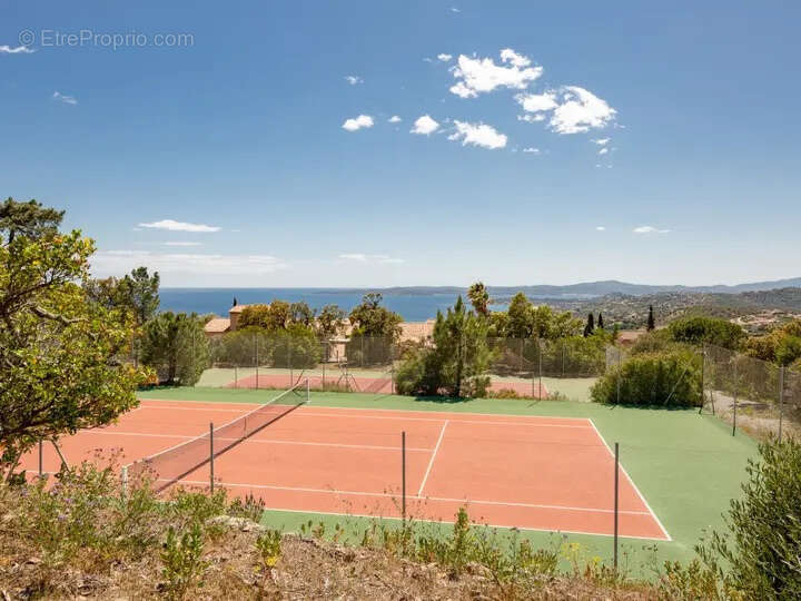 Appartement à ROQUEBRUNE-SUR-ARGENS