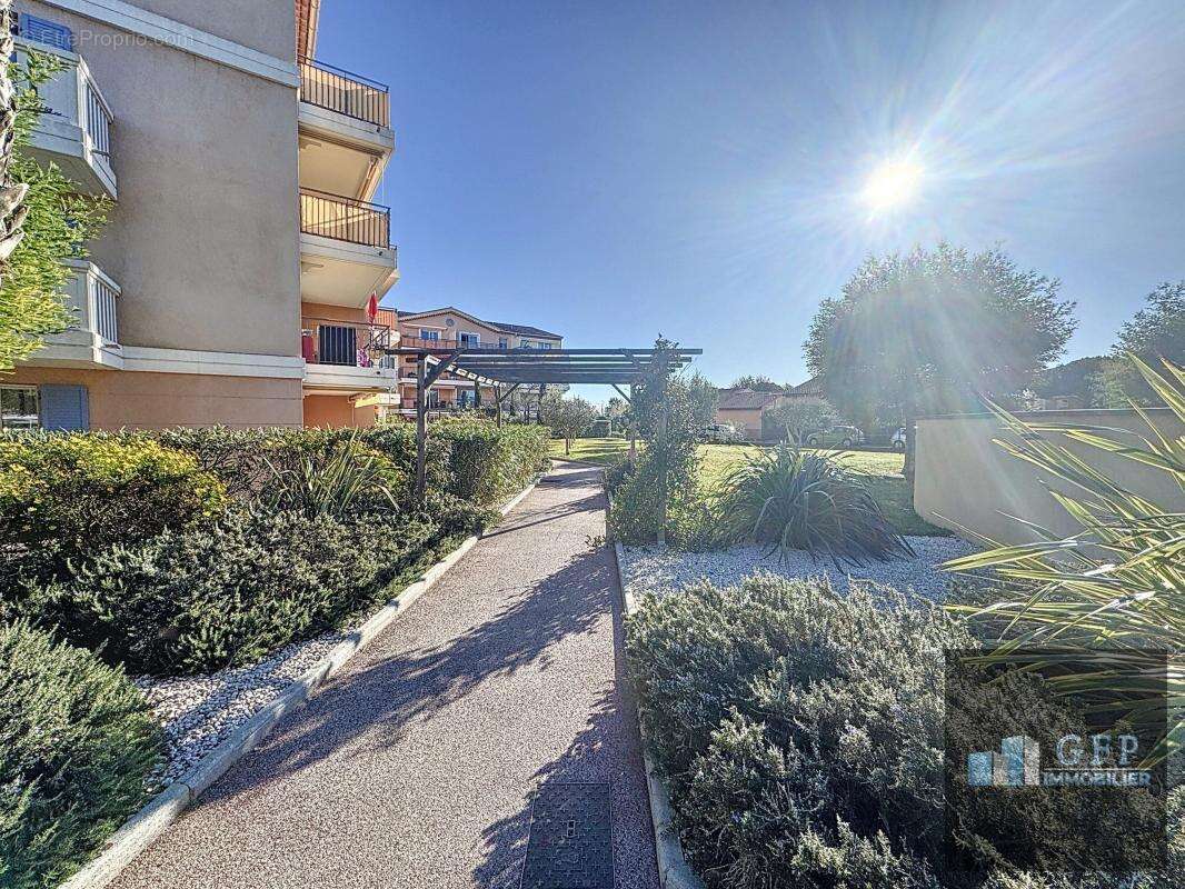 Appartement à BORMES-LES-MIMOSAS