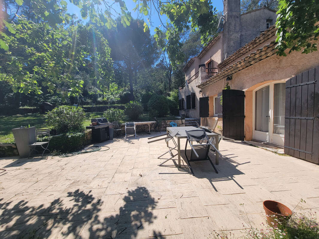 Maison à VALBONNE