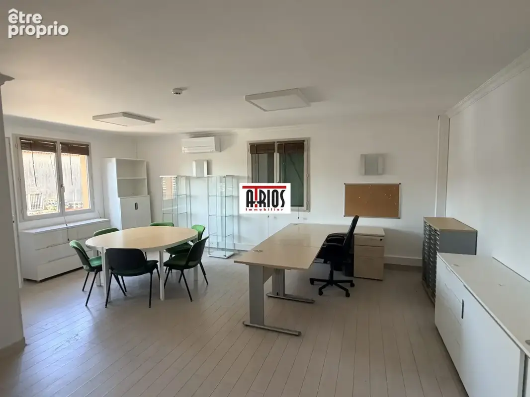 Commerce 670 m² à vendre à La Crau (83260) - photo 6