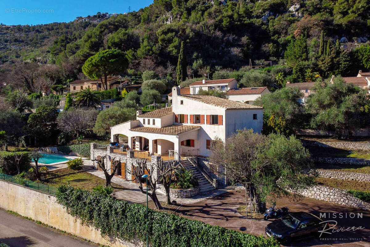 Villa provençale offrant une vue panoramique sur la mer à La Turbie, à 5 minutes de Monaco - photo 6