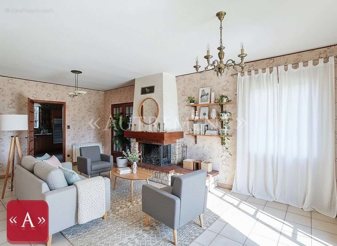 Maison à SAINT-SULPICE