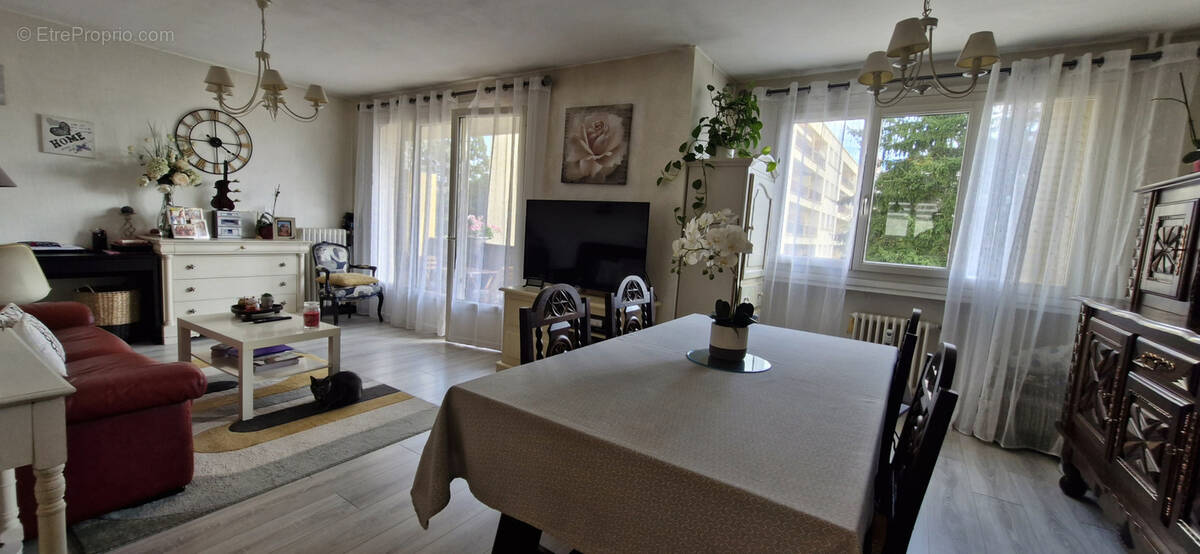 Appartement à SAINT-ETIENNE