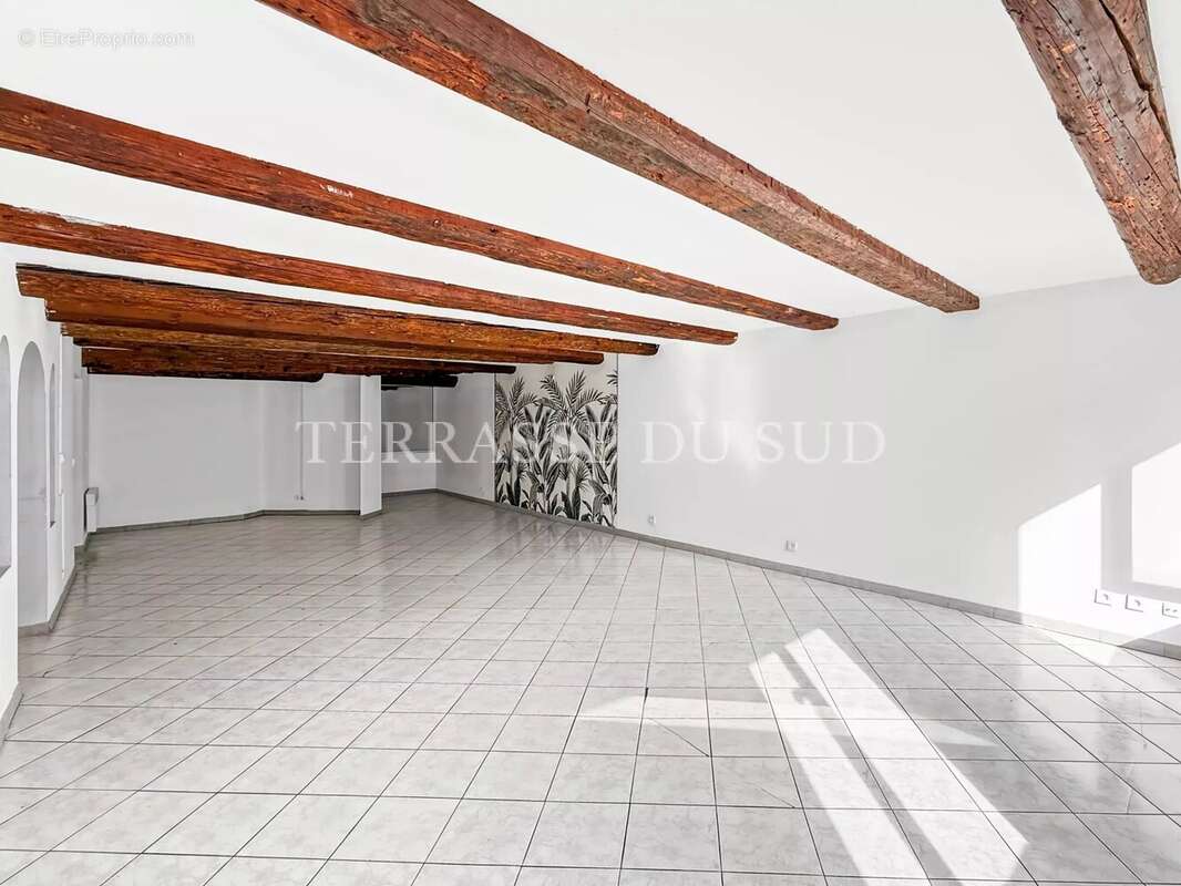 Appartement à MARSEILLE-2E