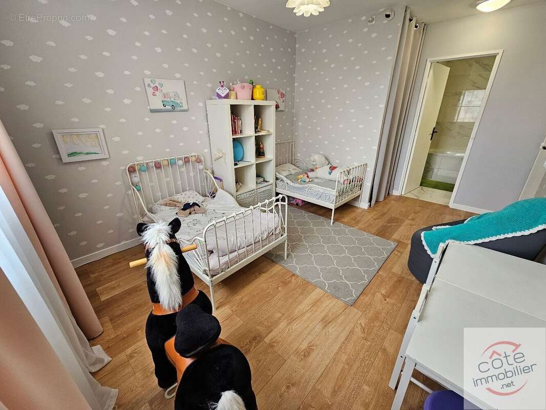 Appartement à SAINT-MAUR-DES-FOSSES