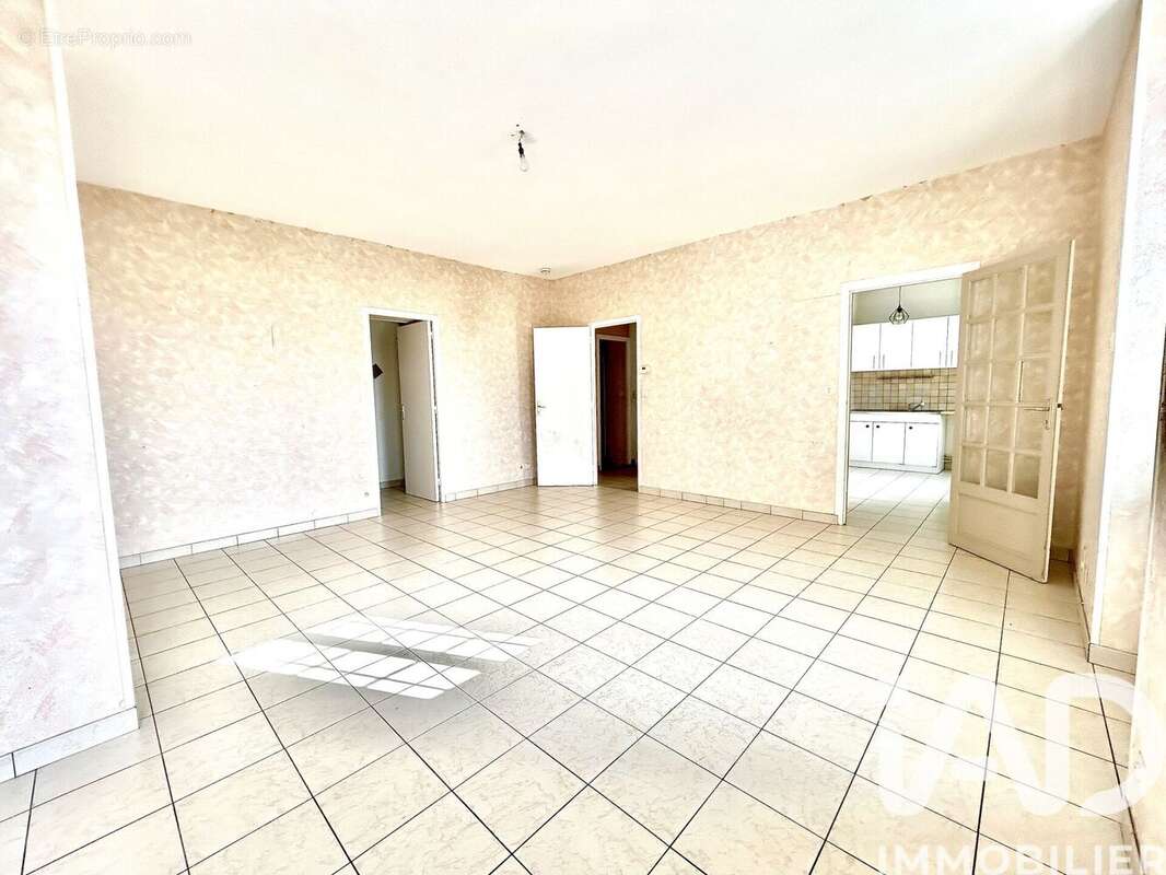 Photo 2 - Maison à VILLENEUVE-SUR-YONNE