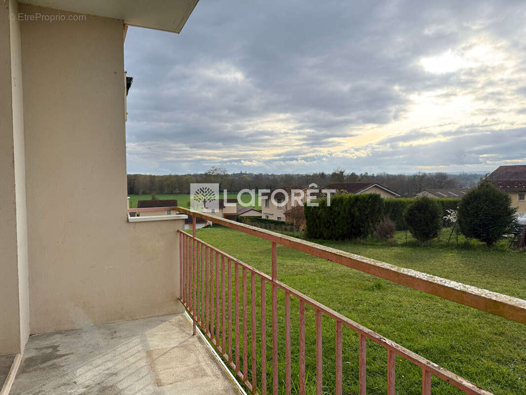 Appartement à SAINT-ETIENNE-SUR-CHALARONNE