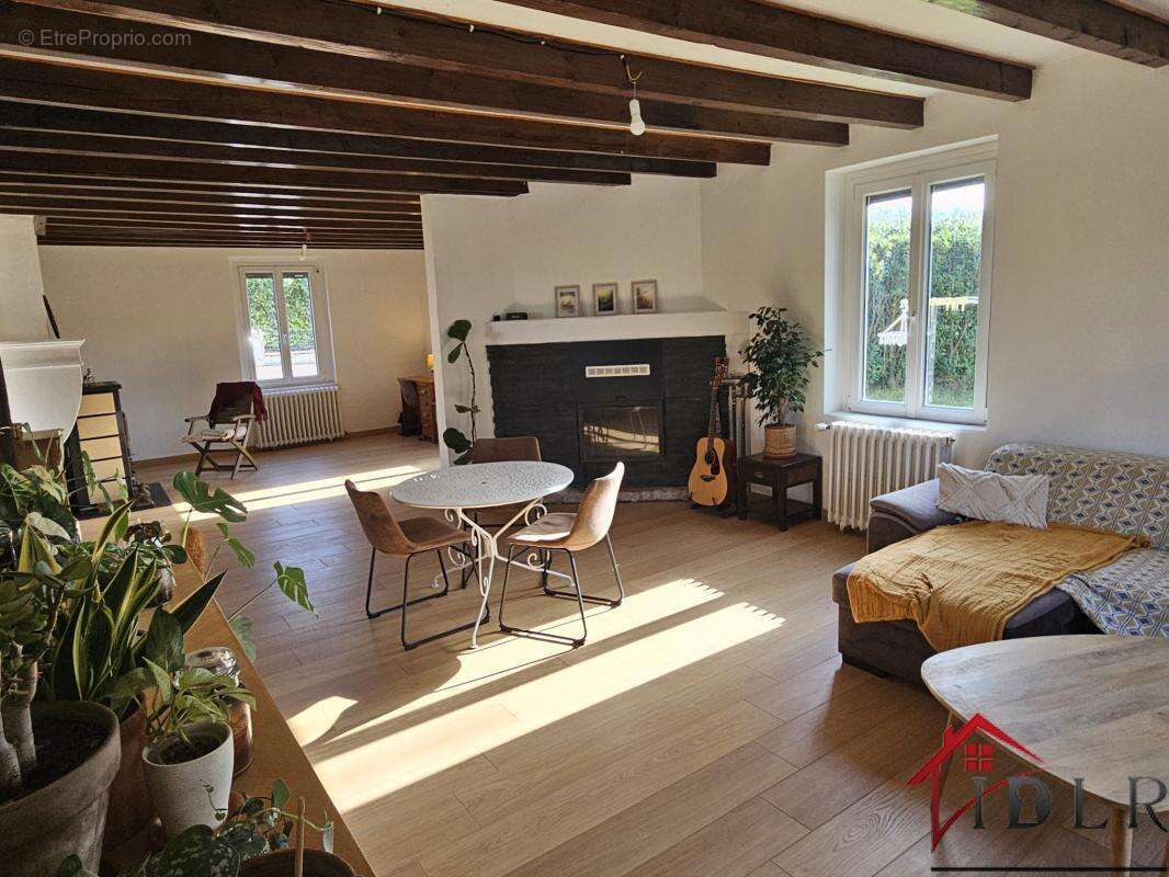 Maison à ROBERT-MAGNY-LANEUVILLE-A-REMY