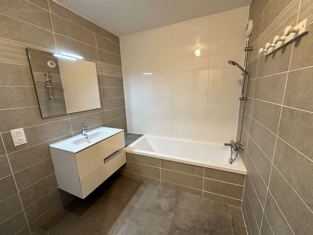 Appartement à vendre 3 pièces POISY (74) - photo 9