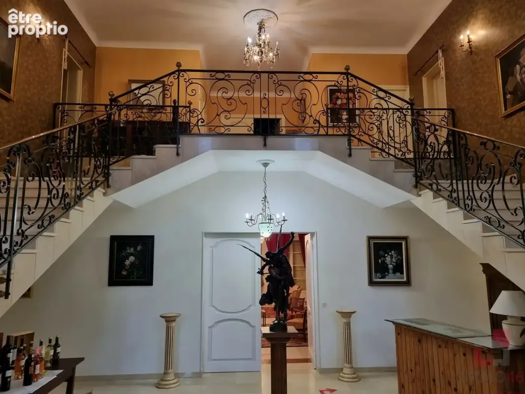 Maison 11 pièces 452 m² à vendre à Puy-L'eveque (46700) - photo 5
