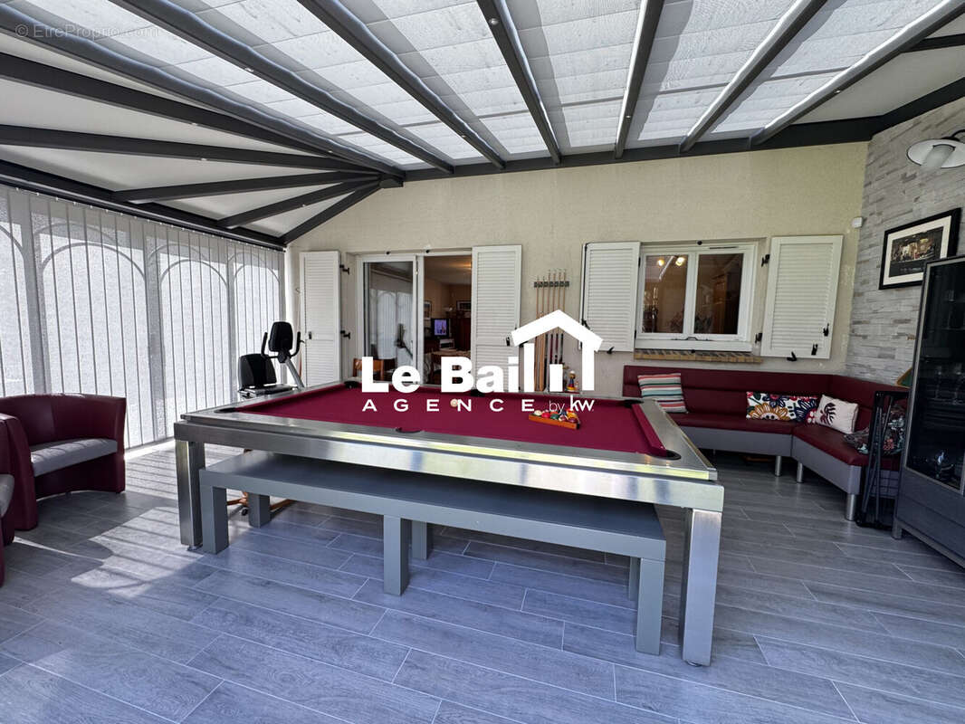 Maison 131 m² à Osny  - photo 4