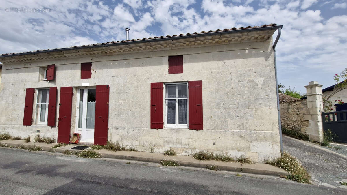 Maison à MORTAGNE-SUR-GIRONDE