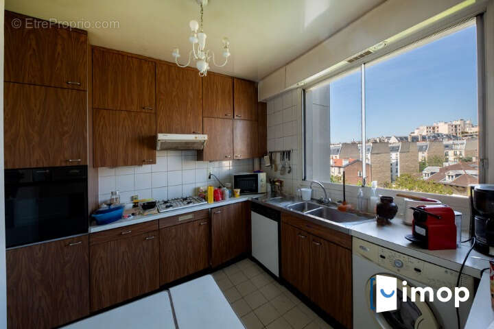 Appartement à PARIS-17E