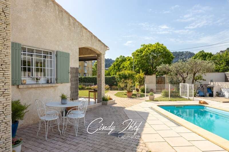 Maison à CHATEAUNEUF-LES-MARTIGUES
