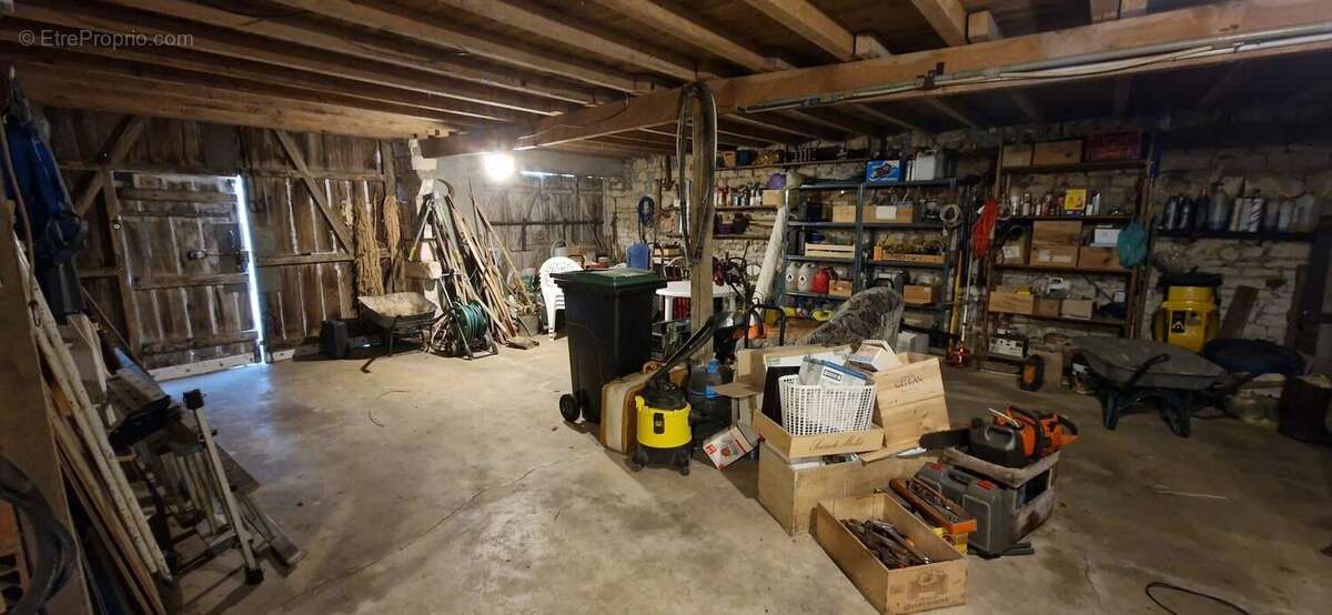 Maison de caractère avec grande grange/garage et plus de 1600m2 de terrain attenant - photo 56