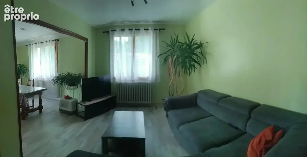 Maison 153.42m² T5 sur 2300m² Terrain clos + garage et annexes - photo 3
