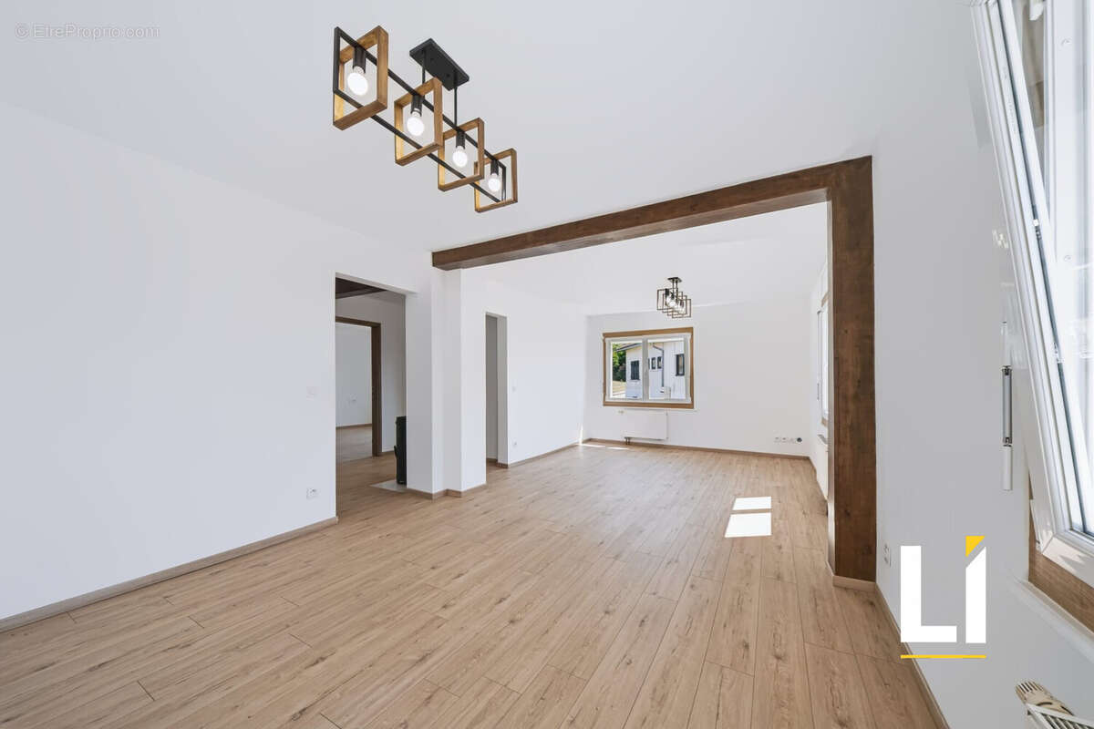 Maison 139 m² à Charquemont  - photo 2