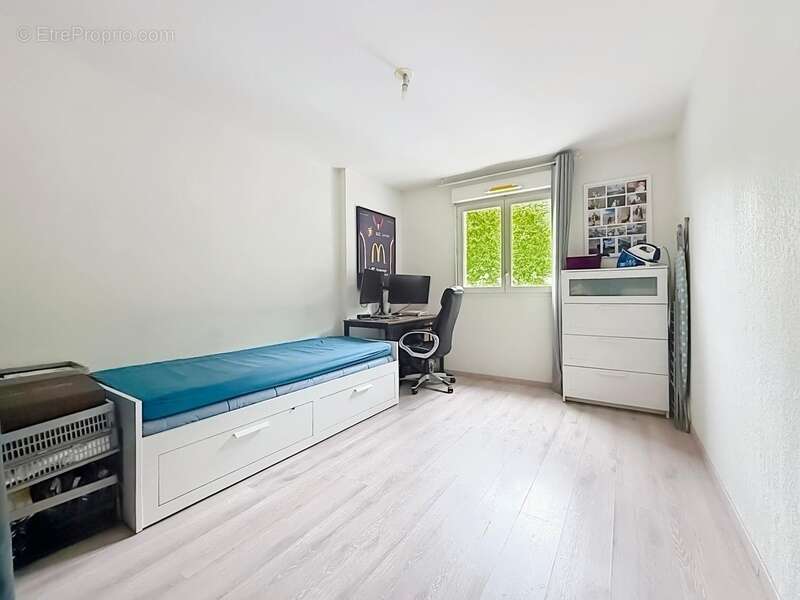 Appartement à ETREMBIERES