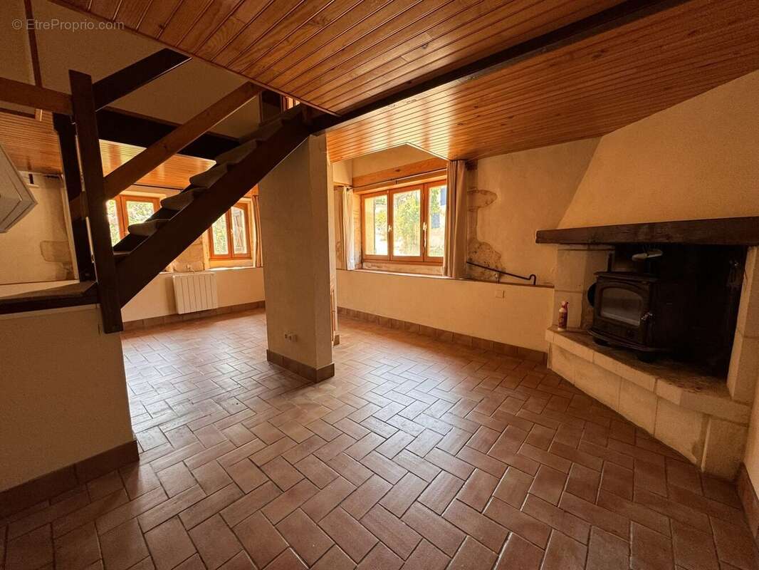 Maison 53 m² à Varzay  - photo 6