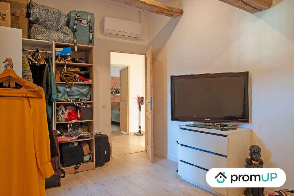 Maison à MONTJAVOULT