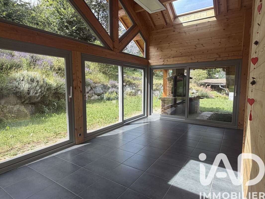 Maison 155 m² à Saint-Pancrace  - photo 8